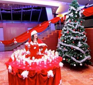 CHRISTMAS LIVING TABLES 300x274 1
